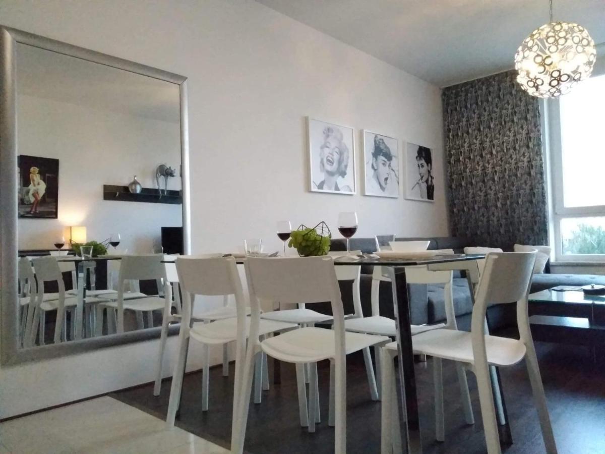 Sunny Penthouse With Roof Gardens Overlooking The Warsaw Palace Of Culture Pruszków Extérieur photo